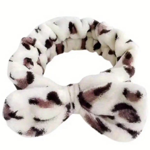 Soft & Fluffy Leopard Headband With Bow - Beige & Black - Picture 5 of 5